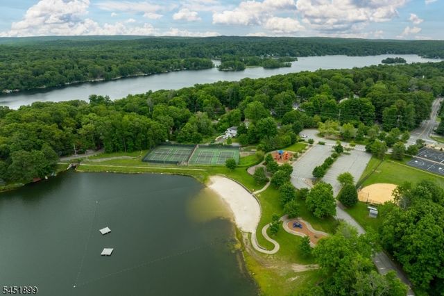 2215 Lakeside Dr, Vernon Twp., NJ 07422