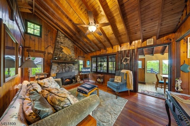 2215 Lakeside Dr, Vernon Twp., NJ 07422