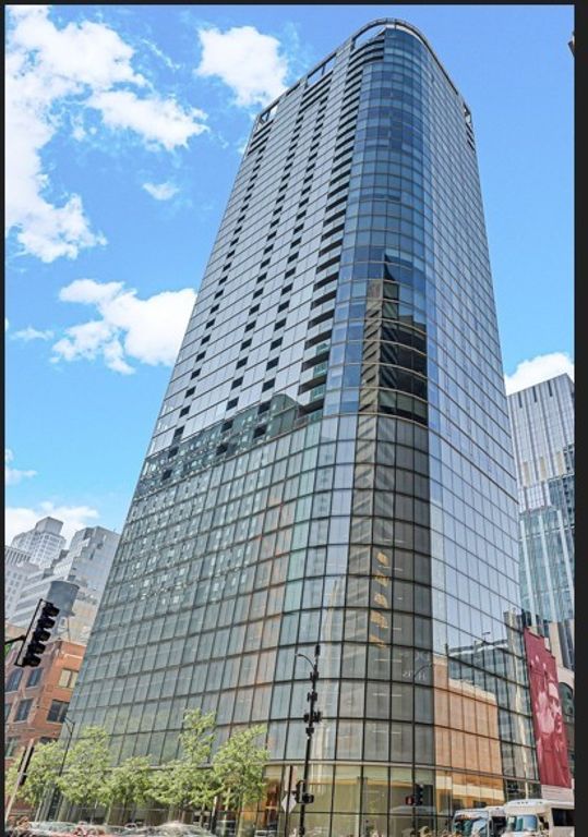 600 N Fairbanks Court P11-20, Chicago, IL 60611