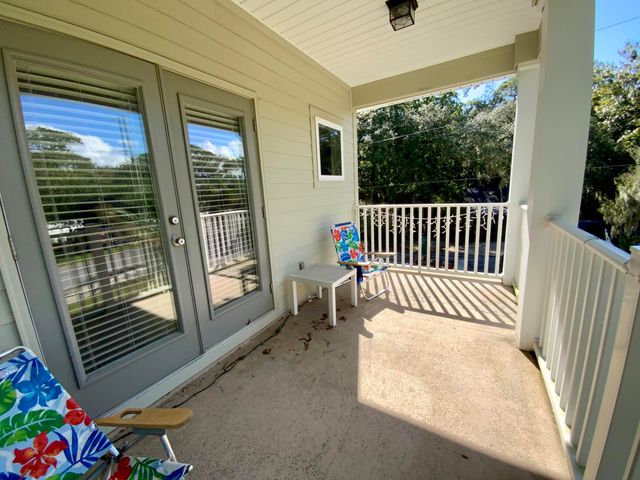 88 NE Yacht Club Drive, Fort Walton Beach, FL 32548