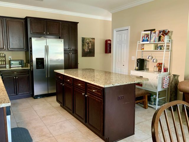 88 NE Yacht Club Drive, Fort Walton Beach, FL 32548