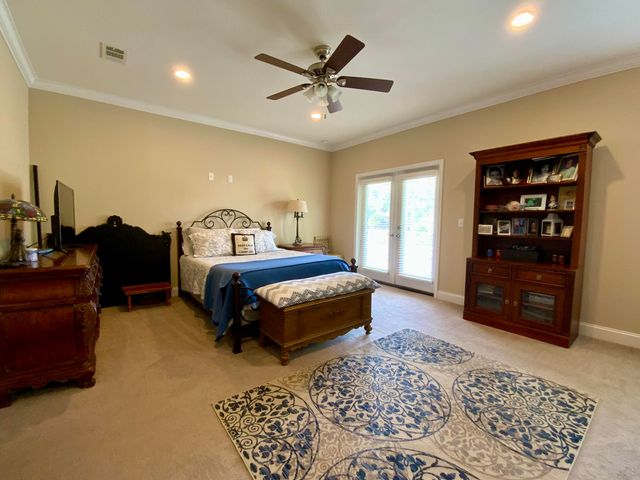 88 NE Yacht Club Drive, Fort Walton Beach, FL 32548