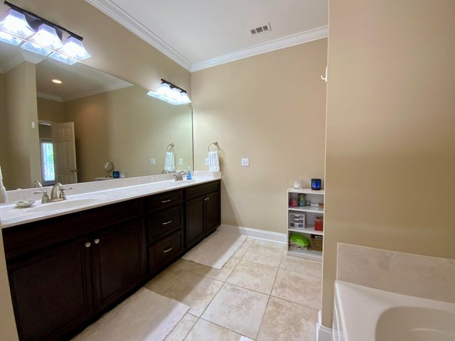 88 NE Yacht Club Drive, Fort Walton Beach, FL 32548
