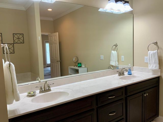 88 NE Yacht Club Drive, Fort Walton Beach, FL 32548