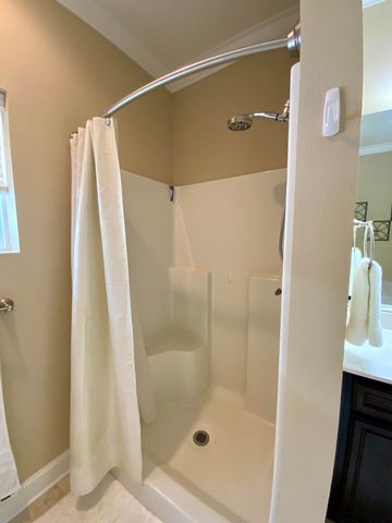 88 NE Yacht Club Drive, Fort Walton Beach, FL 32548