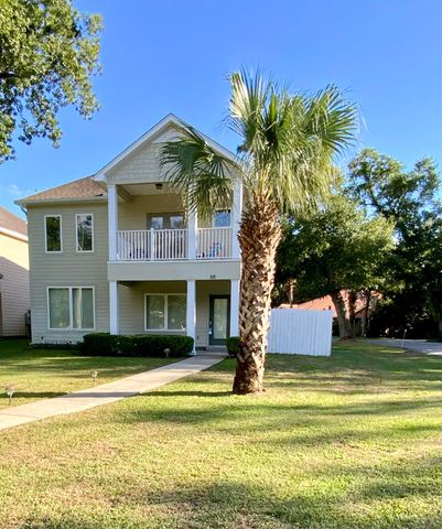 88 NE Yacht Club Drive, Fort Walton Beach, FL 32548