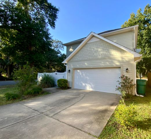 88 NE Yacht Club Drive, Fort Walton Beach, FL 32548