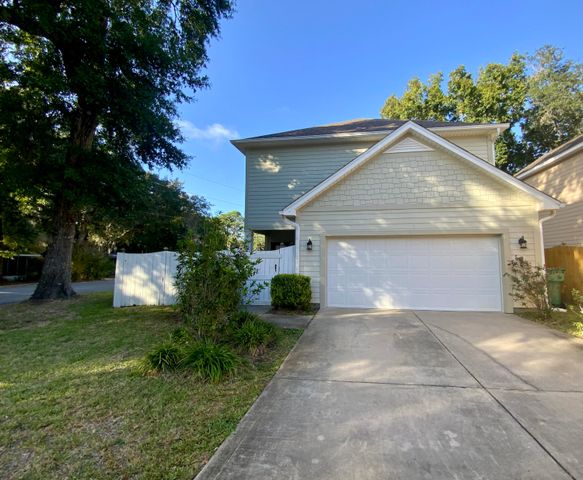 88 NE Yacht Club Drive, Fort Walton Beach, FL 32548