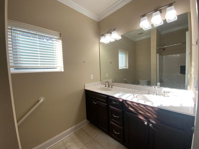 88 NE Yacht Club Drive, Fort Walton Beach, FL 32548