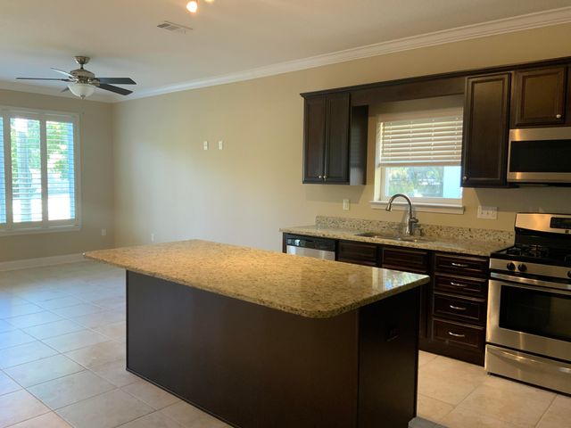 88 NE Yacht Club Drive, Fort Walton Beach, FL 32548