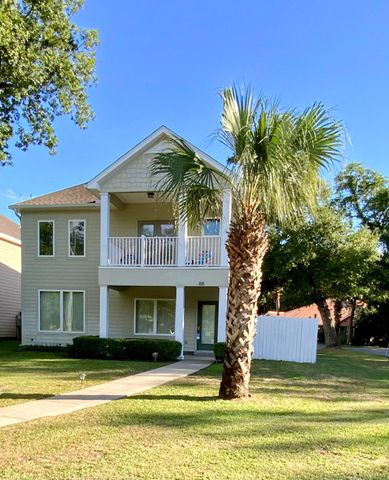 88 NE Yacht Club Drive, Fort Walton Beach, FL 32548