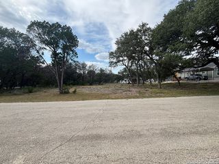 517 Flatrock, Canyon Lake, TX 78133