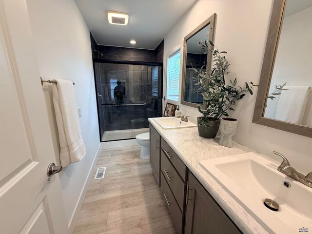 1661.128 E PHILADELPHIA, Rapid City, SD 57701