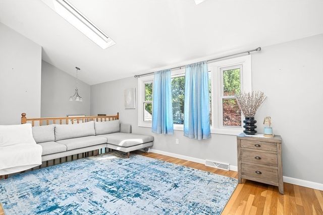 8 Haskell Rd, Pepperell, MA 01463