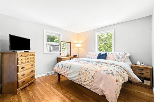 8 Haskell Rd, Pepperell, MA 01463