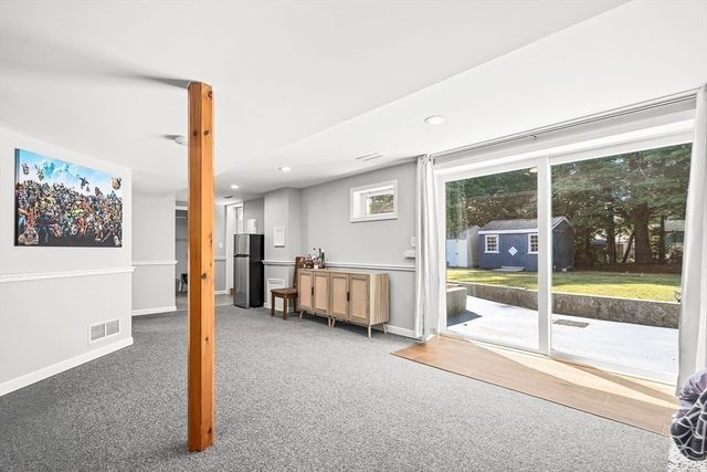 8 Haskell Rd, Pepperell, MA 01463