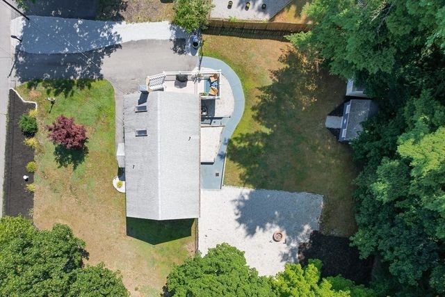 8 Haskell Rd, Pepperell, MA 01463