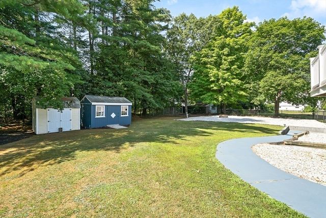 8 Haskell Rd, Pepperell, MA 01463