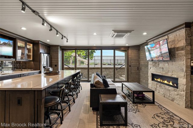 7428 Foxburg Court, Independence Charter Township, MI 48348