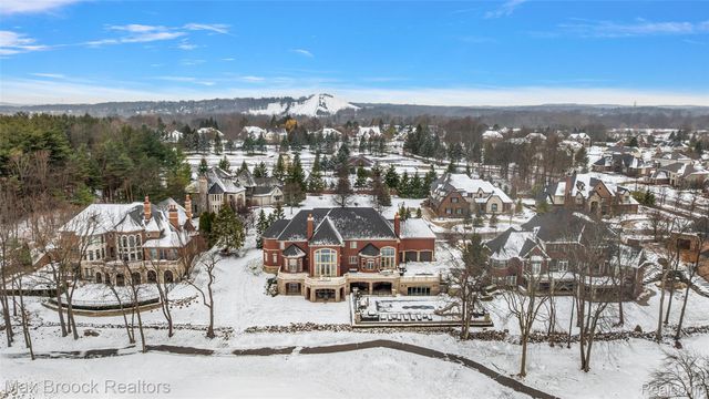 7428 Foxburg Court, Independence Charter Township, MI 48348