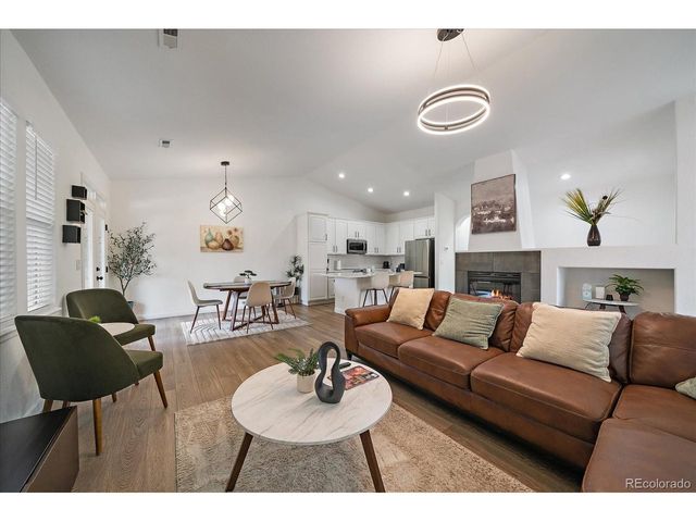 23043 E Ontario Dr T-8-105, Aurora, CO 80016