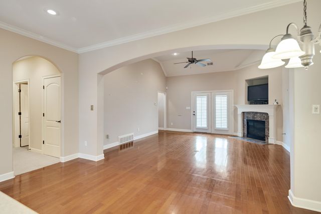 1620 S RYAMAR CV, Memphis, TN 38016