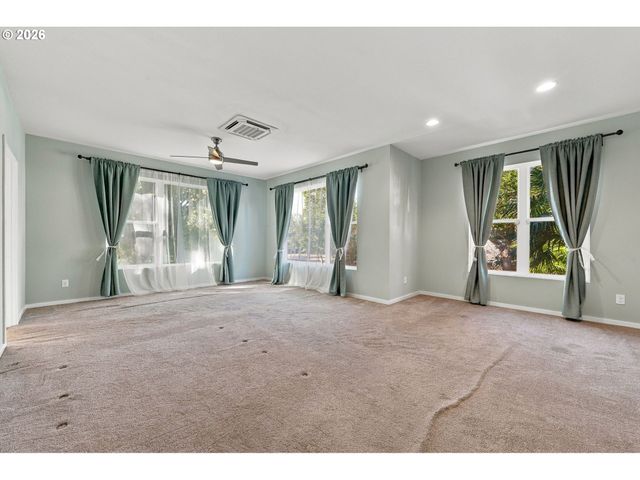 202 Nw QUAIL GARDENS Pl, Hillsboro, OR 97124