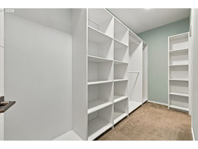 202 Nw QUAIL GARDENS Pl, Hillsboro, OR 97124