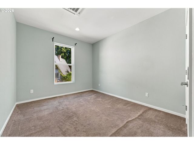 202 Nw QUAIL GARDENS Pl, Hillsboro, OR 97124