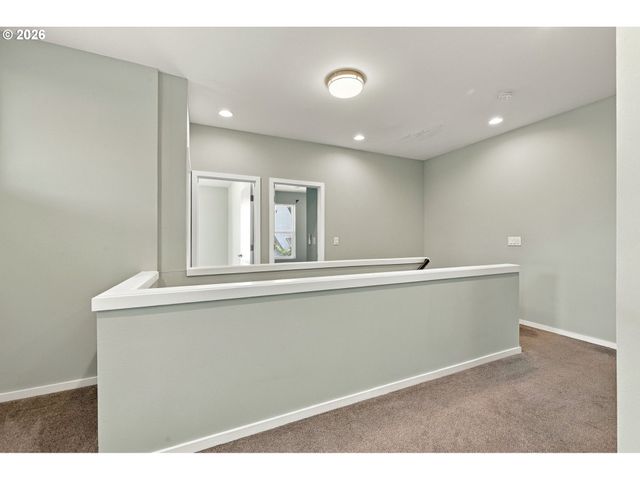 202 Nw QUAIL GARDENS Pl, Hillsboro, OR 97124