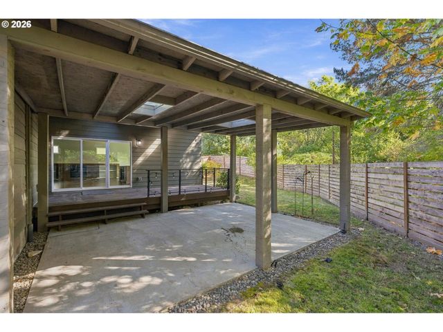 202 Nw QUAIL GARDENS Pl, Hillsboro, OR 97124