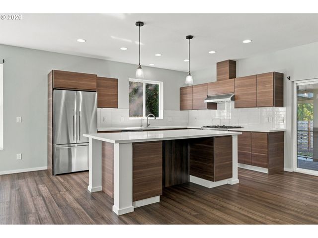 202 Nw QUAIL GARDENS Pl, Hillsboro, OR 97124