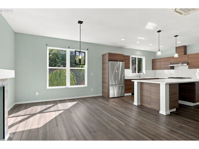 202 Nw QUAIL GARDENS Pl, Hillsboro, OR 97124