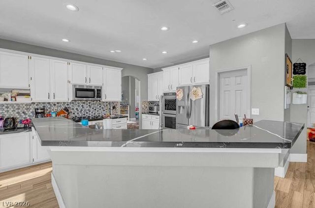 2057 Sapphire Valley Avenue, Henderson, NV 89074