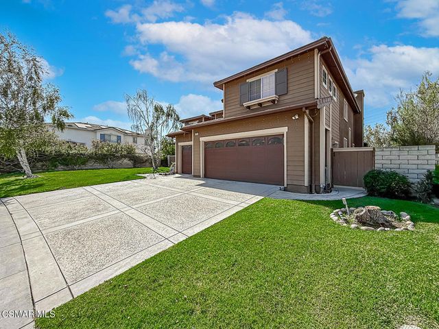 215 Southcrest Place, Simi Valley, CA 93065