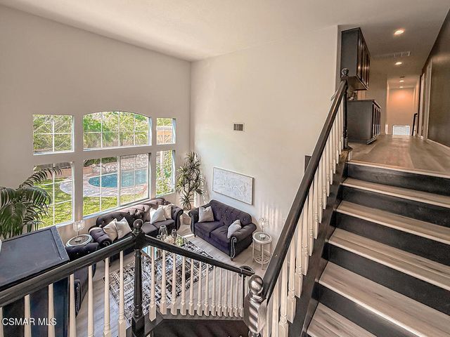 215 Southcrest Place, Simi Valley, CA 93065