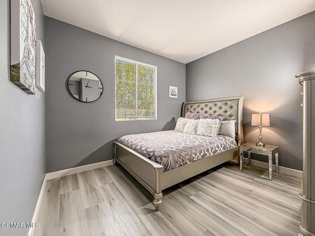 215 Southcrest Place, Simi Valley, CA 93065