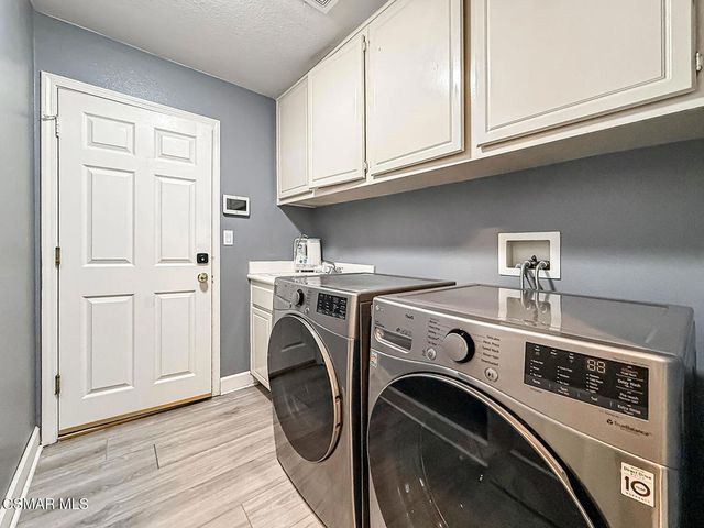 215 Southcrest Place, Simi Valley, CA 93065