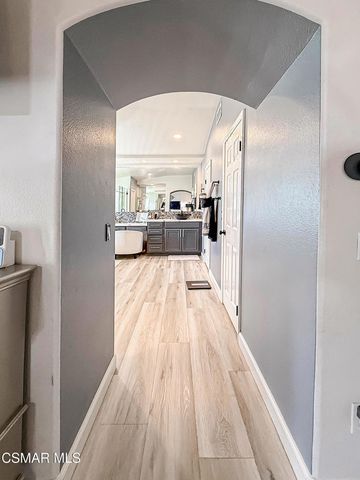 215 Southcrest Place, Simi Valley, CA 93065