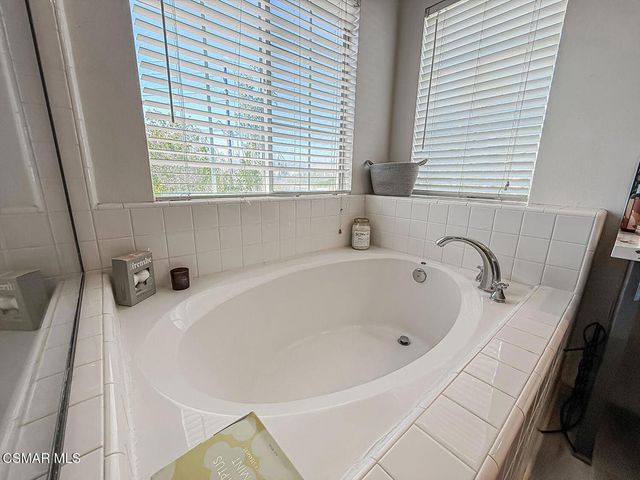 215 Southcrest Place, Simi Valley, CA 93065