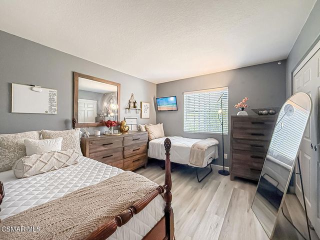 215 Southcrest Place, Simi Valley, CA 93065
