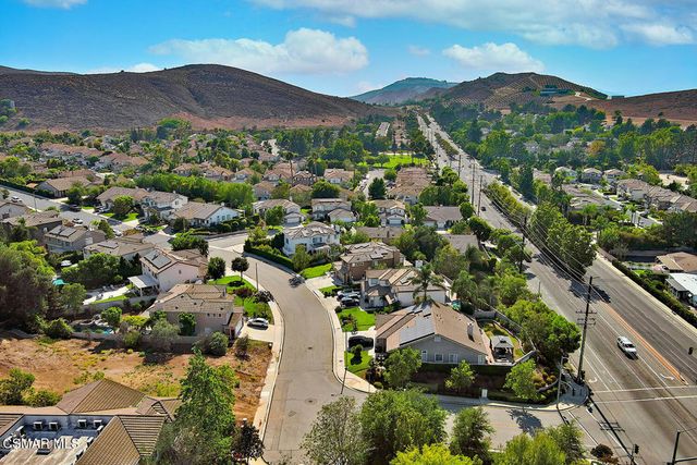 215 Southcrest Place, Simi Valley, CA 93065
