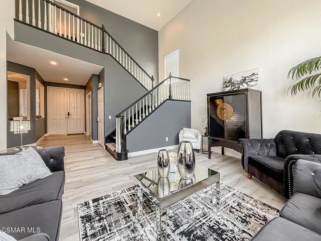 215 Southcrest Place, Simi Valley, CA 93065