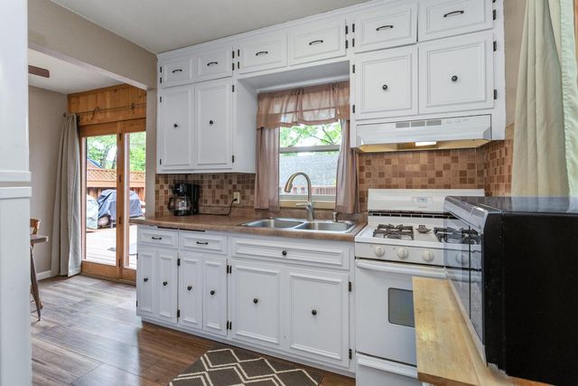 2087 Eldridge Avenue E, North Saint Paul, MN 55109