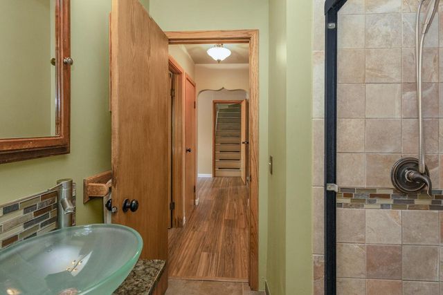 2087 Eldridge Avenue E, North Saint Paul, MN 55109
