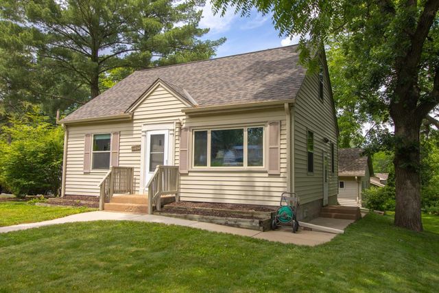 2087 Eldridge Avenue E, North Saint Paul, MN 55109
