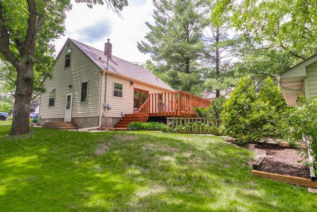 2087 Eldridge Avenue E, North Saint Paul, MN 55109