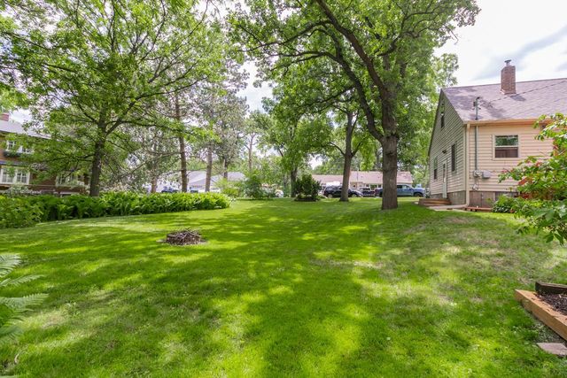 2087 Eldridge Avenue E, North Saint Paul, MN 55109