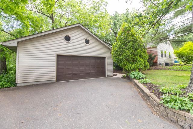 2087 Eldridge Avenue E, North Saint Paul, MN 55109