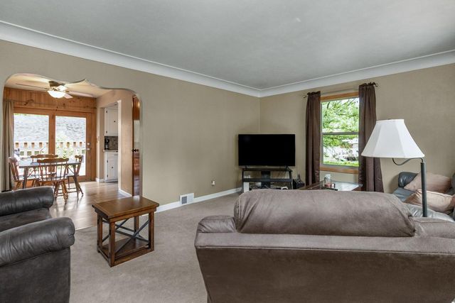 2087 Eldridge Avenue E, North Saint Paul, MN 55109
